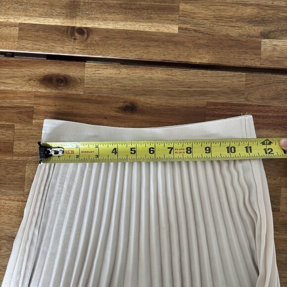 H&M Women’s Pleated Midi Skirt Beige Semi Sheer Size XS Preppy Capsule Neutrals - Picture 8 of 14